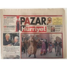 Gökçe Koleksiyon Hürriyet Gazetesi Pazar Eki  21 Nisan  2002  -  Kurdish Show , Kürt Sanatçılar Alıp Başını Yürüdü   GZ26154
