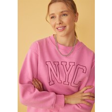 Tubia Kadın Pembe Renk NYC Baskılı Oversize Sweatshirt