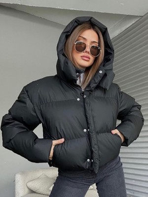 Nazlı Giyim Kadın Crop Basic Kapüşonlu Şişme Mont