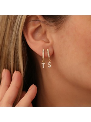 Nox Jewelry 14 Ayar Altın Kaplama Sallantılı Harf Detaylı Taşlı Halka Gümüş Küpe - E00117