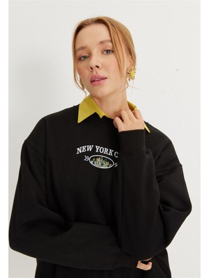 Tubia Kadın Siyah New York City Baskılı Oversize Sweatshirt