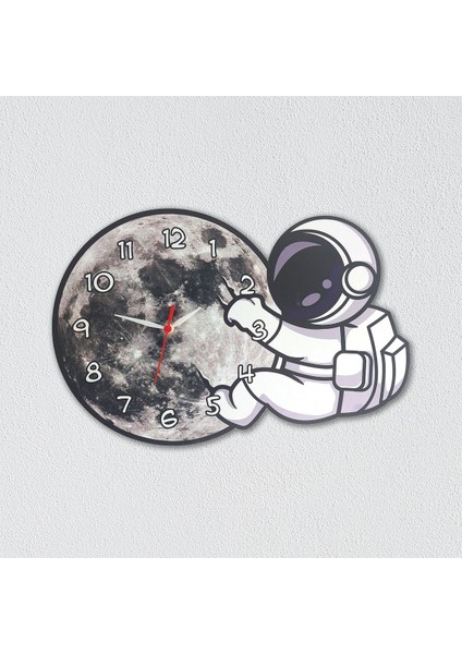 Dekoratif Astronot ve Ay Temalı Çocuk Odası Duvar Saati