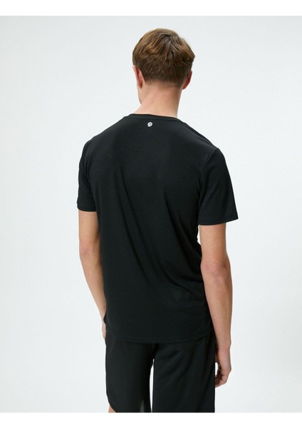 4SAM10024NK 999 Siyah Erkek Jersey Polyester Kısa Kollu T-Shirt fırsatları