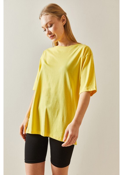 Sarı Bisiklet Yaka Basic Oversize T-Shirt 4KXK1-47895-10