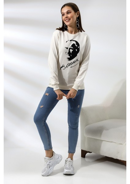 Atatürk Baskılı Sweatshirt 19159 Ekru