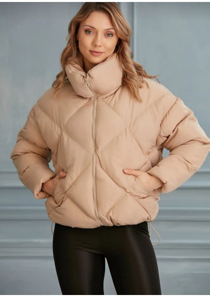 Bej Geniş Yakalı Baklava Desenli Oversize Şişme Mont