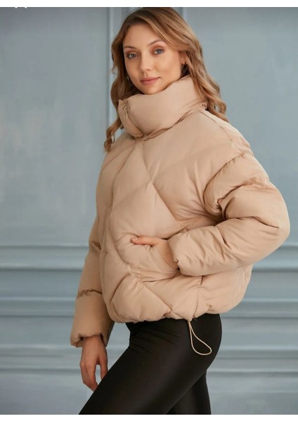 Bej Geniş Yakalı Baklava Desenli Oversize Şişme Mont fiyatları