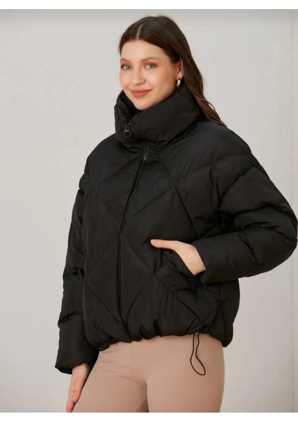 Siyah Geniş Yakalı Baklava Desenli Oversize Şişme Mont