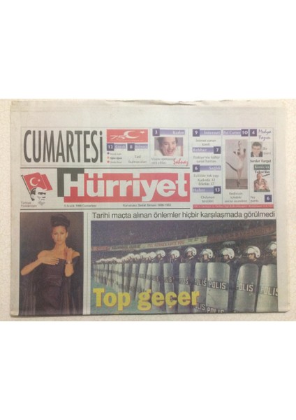 Hürriyet Gazetesi Cumartesi Eki 5 Aralık 1998 - Top Geçer Adam Geçmez GZ23909