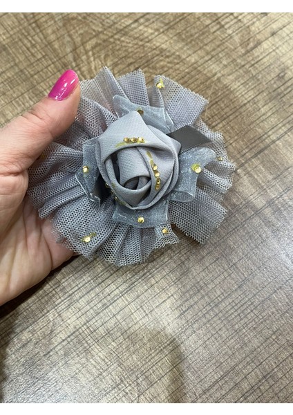 9x9 cm Taşlı Tomurcuk Tüllü Çiçek Broş Yaka Iğnesi Türban Iğnesi