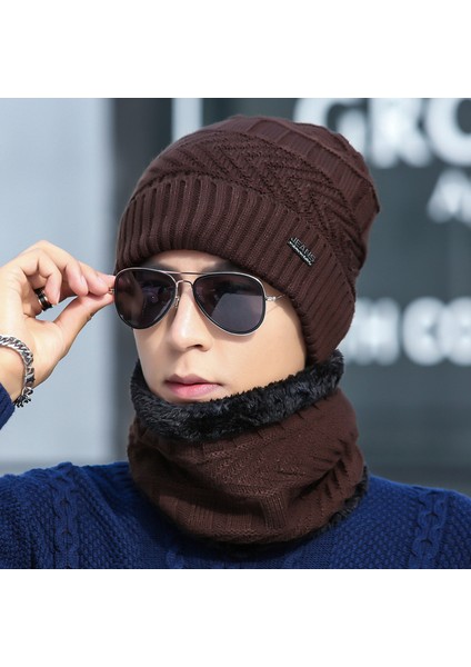 Şapka Erkek Kış Yünlü Şapka Rüzgar Geçirmez ve Soğuk Kore Tarzı Moda Örme Kazak Şapka Artı Sıcak Kış Şapkası Tutmak Için Kadife Gençlik Pamuklu Şapka Üçgen Işareti Siyah Şapka + Eş (Yurt Dışından) fırsatları