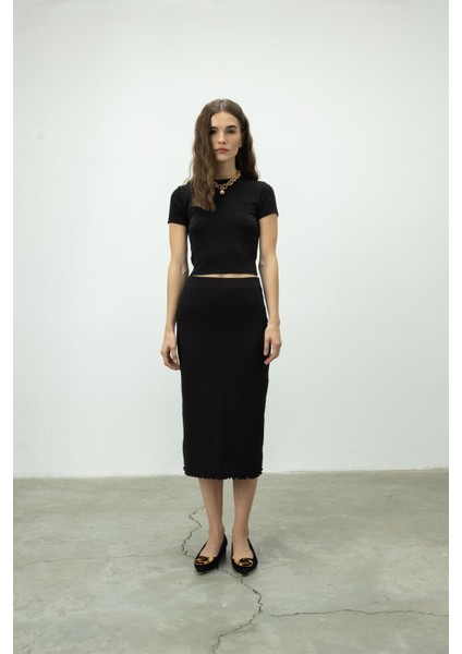 Kadın Siyah Ucu Fırfırlı Kaşkorse Etek Esnek ve Hafif Kumaş 95% Pamuk 5% Elasthane