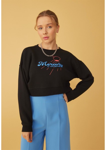 Kadın Siyah Mercury Baskılı Crop Sweatshirt