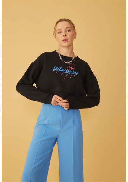 Kadın Siyah Mercury Baskılı Crop Sweatshirt