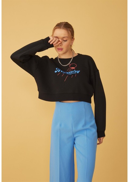 Kadın Siyah Mercury Baskılı Crop Sweatshirt