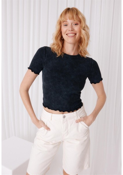 Kadın Siyah Batik Renkli Kısa Kollu Fırfırlı T-Shirt modelleri