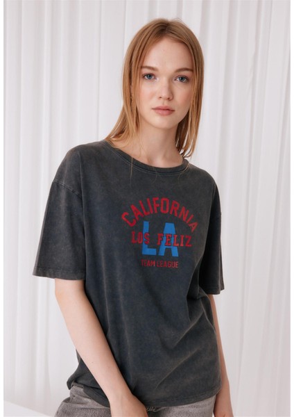 Kadın Kısa Kollu California Baskılı T-Shirt