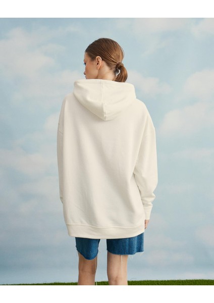 Kadın Ekru Baskılı Kapüşonlu Oversize Sweatshirt