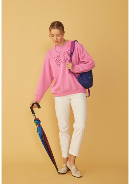 Kadın Pembe Nyc Baskılı Oversize Sweatshirt modelleri