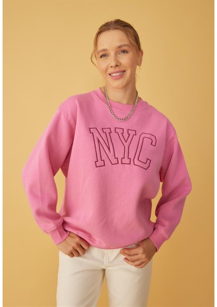 Kadın Pembe Nyc Baskılı Oversize Sweatshirt fırsatları