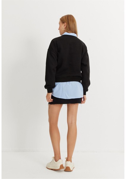 Kadın Siyah Nakış Baskılı Oversize Kısa Sweatshirt indirimleri