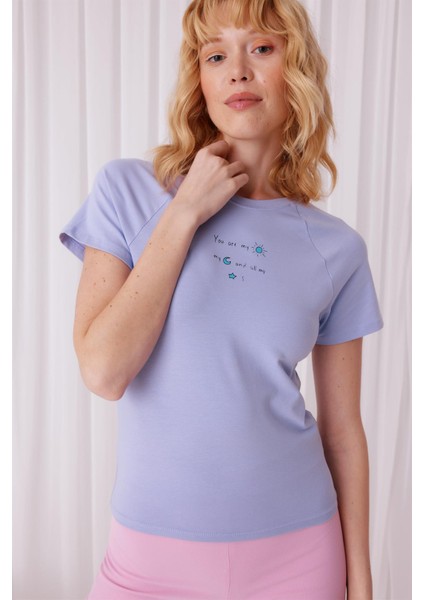 Kadın Baskılı Lila Kısa Kollu T-Shirt fiyatları