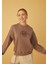 Kadın Nakış Baskılı Kahve Oversize Kısa Sweatshirt 3