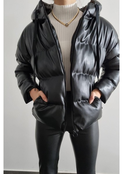 Kadın Kapüşonlu Şişme Deri Mont