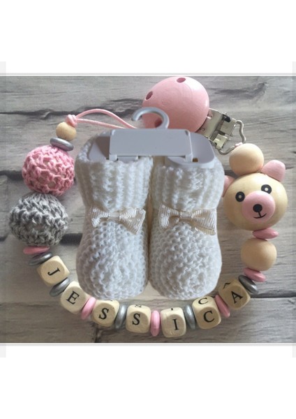 Isimli Bebek Emzik Zinciri ve Beyaz Patik Seti BEZYI822