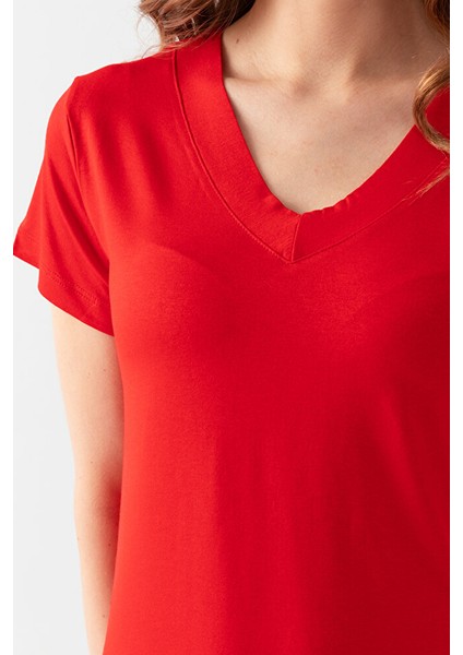 Kadın Kırmızı V Yaka Viskon Penye Tişört indirimleri