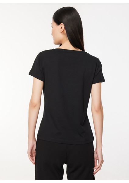 Bisiklet Yaka Düz Siyah Kadın T-Shirt 6RTT29 indirimleri