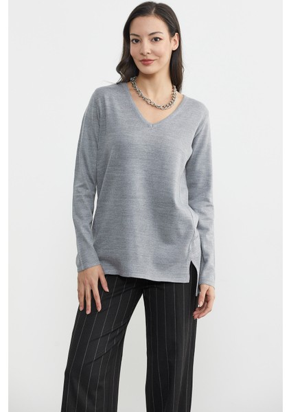 Arkası Uzun V Yaka Triko Kazak - Gri