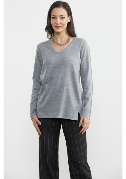 Arkası Uzun V Yaka Triko Kazak - Gri fiyatları