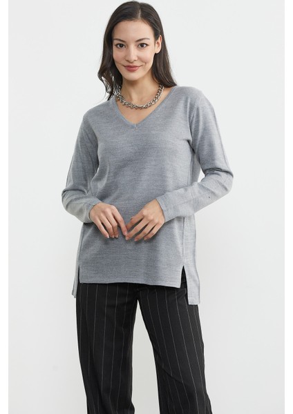 Arkası Uzun V Yaka Triko Kazak - Gri modelleri