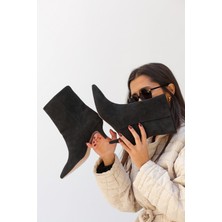 Elit Shoes Carme Siyah Süet Kısa Topuk Kadın Bot