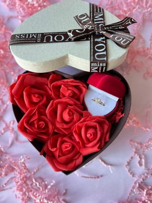 NG Collection Ciddi Ilişkim Var Yüzüklü (Kalp Taşlı Baget Yüzük) Sevgiliye Hediye Kutu Seti