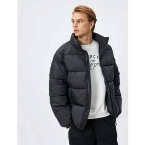 Şişme Mont Dik Yaka Fermuarlı Etiket Baskılı Cep Detaylı - Koton - 4WAM20063HW - Siyah - S