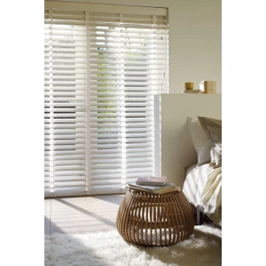 Beyaz %100 Orijinal Ahşap Jaluzi Perde 50 Mm Ofis Modern Ve Tüm Mekanlar Için