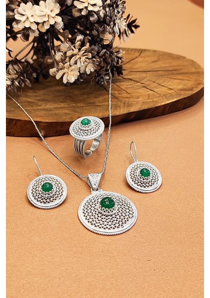 Zümrüt Taşlı Kadın 925 Ayar Gümüş Set Kolye Küpe Yüzük AKS-2035