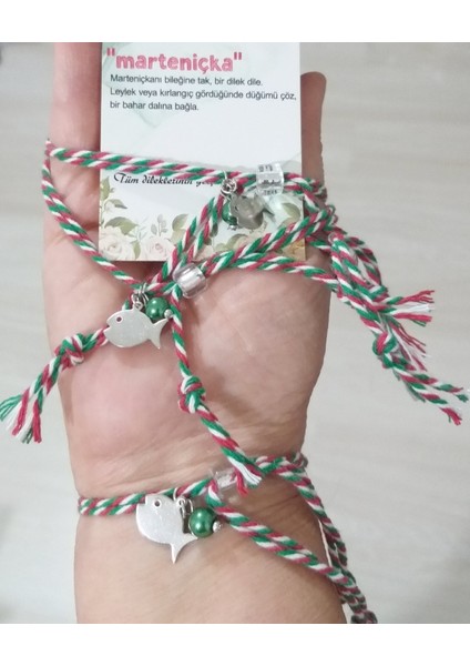 Beş Adet Gümüş Rengi Çek Boncuklu Balık ve Renkli Inci Boncuklu Marteniçka Bileklik