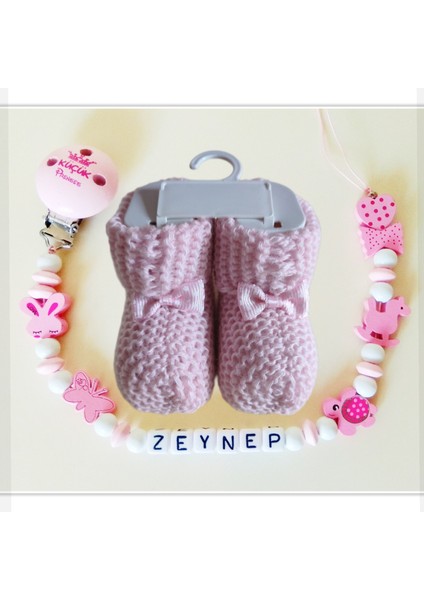 Isimli Bebek Emzik Zinciri ve Patik Seti BEZYI993
