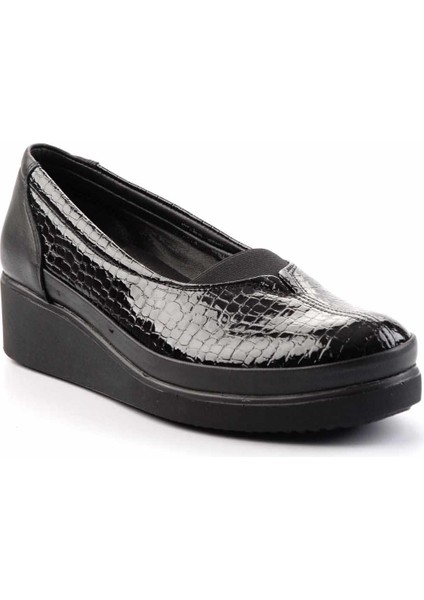 Parlak Siyah Kroko Leather Kadın Casual Ayakkabı K01586060111