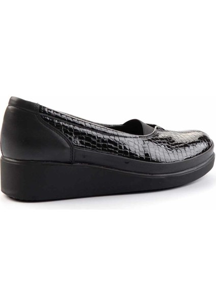 Parlak Siyah Kroko Leather Kadın Casual Ayakkabı K01586060111