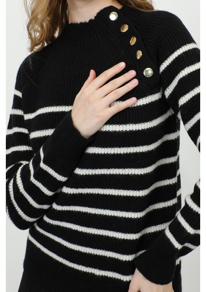 Kadın Yarım Balıkçı Yaka Omzu Düğme Detaylı Triko Kazak indirimleri