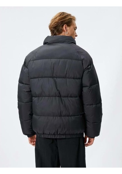 Şişme Mont Dik Yaka Fermuarlı Etiket Baskılı Cep Detaylı - Koton - 4WAM20063HW - Siyah - S modelleri