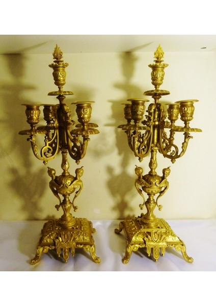 Fransız Bronz Saat ve Çift 4 Kollu Şamdan Takımı. 19 Y.y. Saat Y.47CM. Şamdan Y.55CM modelleri