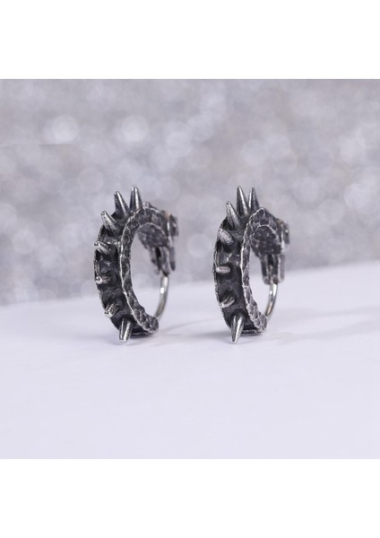 Gotik Kurukafa Işlemeli Dikenli Punk Eskitmeli 316L Çelik Erkek Küpe fırsatları