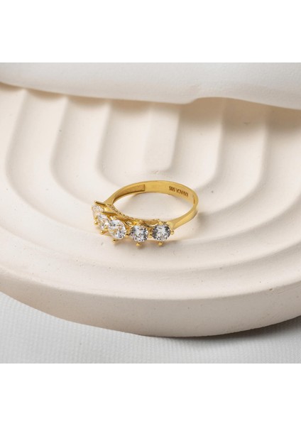 14 Ayar Yanları Taşlı Beştaş Altın Yüzük modelleri