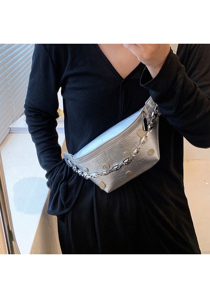 Siyah HR604 Kadın Göğüs Çantası Yeni Moda Kişiselleştirilmiş Zincir Donanım Dekorasyon Kızların Tek Omuz Crossbody Çanta Çok Yönlü Bel Çantası (Yurt Dışından) modelleri