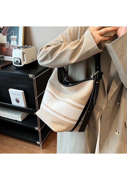 Siyah Moda ve Sıcak Satış Kova Çanta Trendy Renk Blok Kadın S Çanta 2023 Için (Yurt Dışından) indirimleri